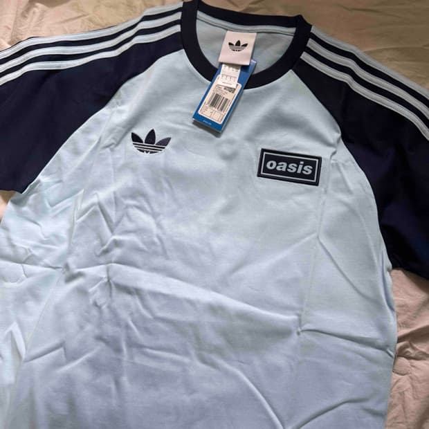 오아시스 아디다스 콜라보 스트라이프 티셔츠 2xl 1회착