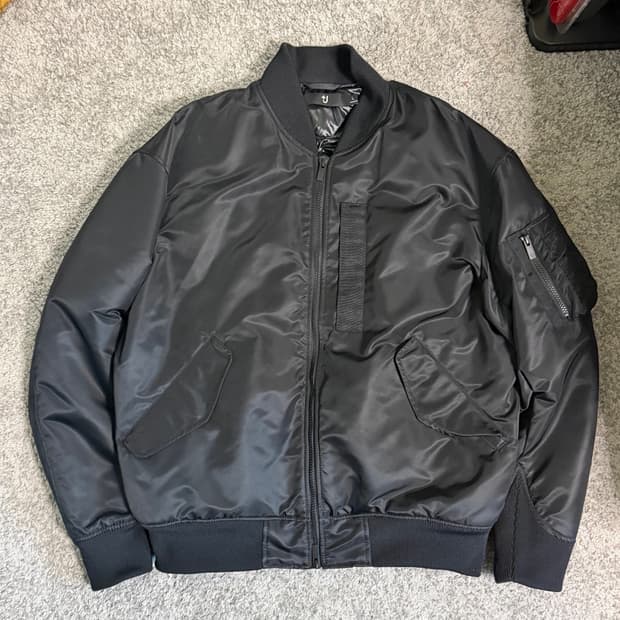 유니클로 질샌더 +J MA-1 다운 자켓