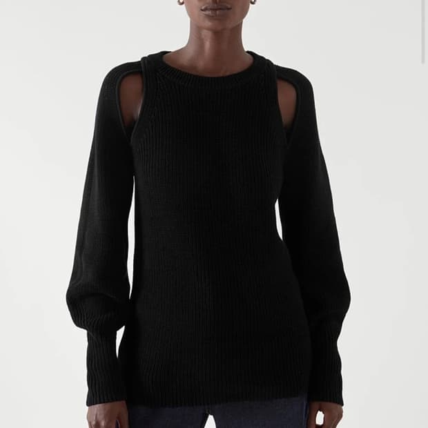 Cos 코스 컷아웃 니트 탑