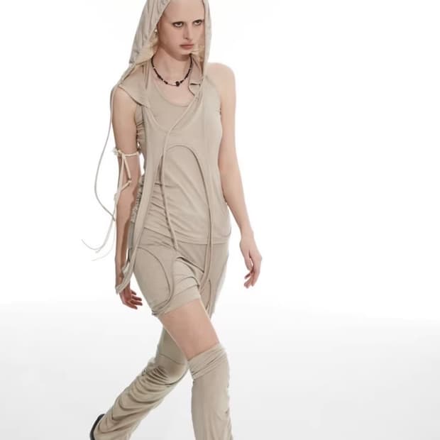 DIFFERENT IS OK Garter Slit Skirt (BE)