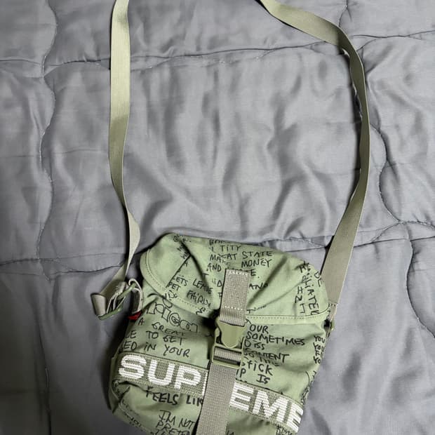 슈프림 필드 사이드 백 올리브 곤즈 23SS