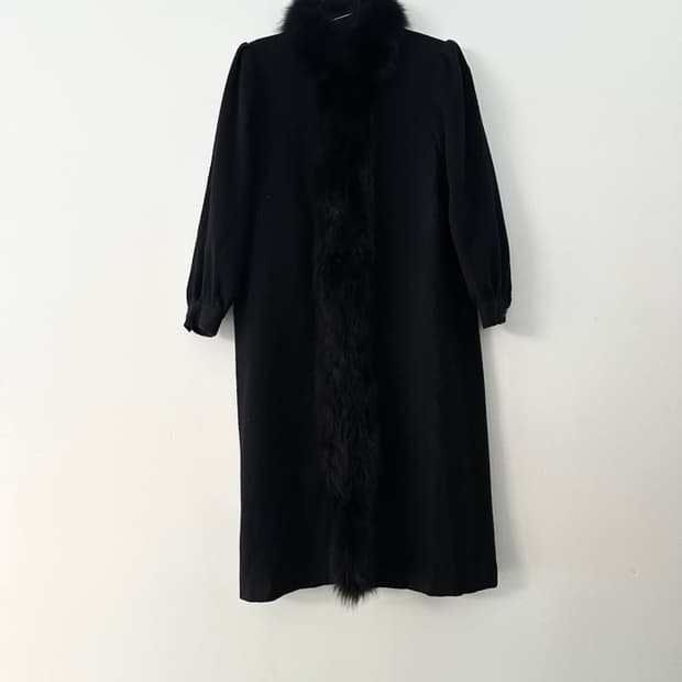 Queen tailor fur long coat / black