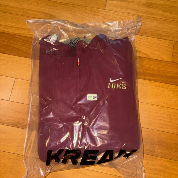 나이키 클럽 LNY 자켓 다크 팀 레드 라지 사이즈 판매해요! 