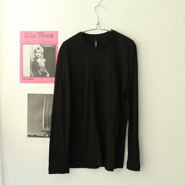 닐 바렛 블랙 롱슬리브 탑