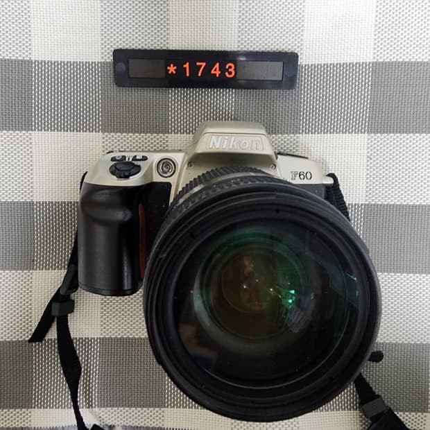 니콘 F 60 필름카메라 35-135mm 줌렌즈