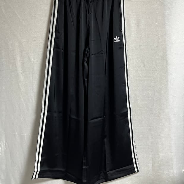 새상품 아디다스 새틴 와이드 레그 트랙팬츠 A40 