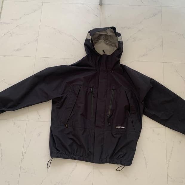 슈프림 고어텍스 바람막이 M