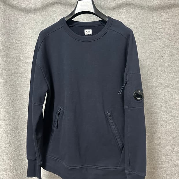 CP컴퍼니 렌즈와펜 포켓 맨투맨 블랙 (L)