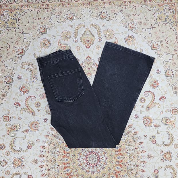 Moia 모이아 흑청 부츠컷 데님
24-25