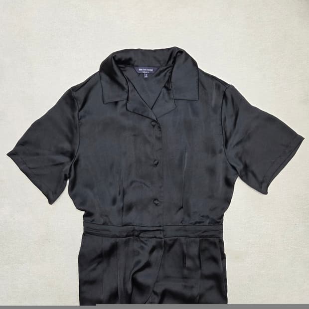 김서룡 시그니처 실크라이크 점프수트