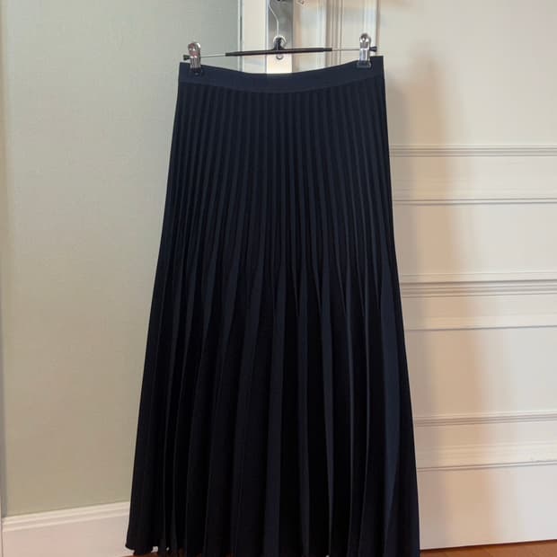 ARKET 아르켓 플리츠 스커트 블랙 36