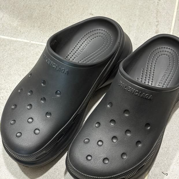 [W39] 발렌시아가 x 크록스 뮬 블랙