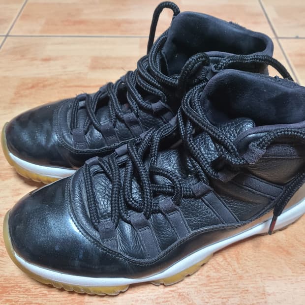 조던11 블랙짐레드 260