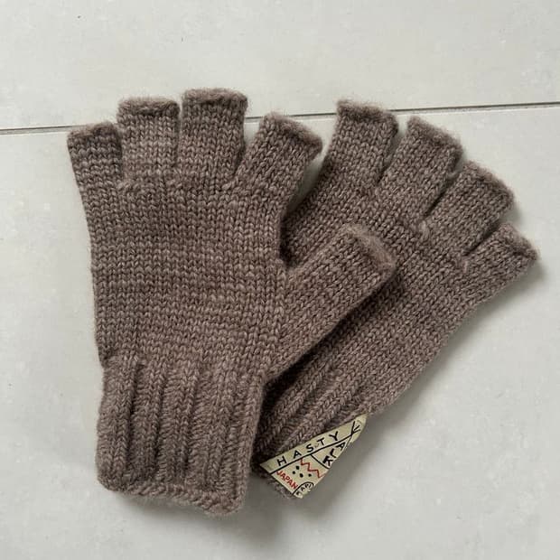 WOOL FORKTAIL GRAB 울 포크테일 그랩