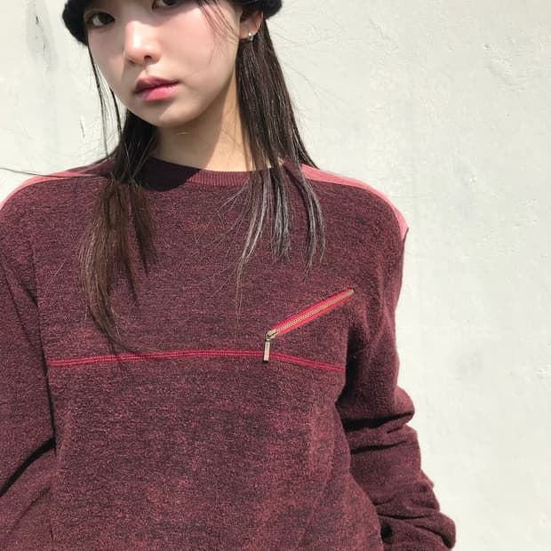 버건디 지퍼 포켓 티셔츠