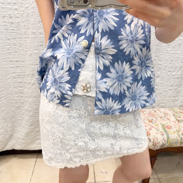 Floral lace pocket mini skirt