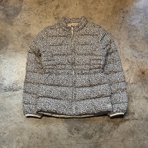 44 ) GAP Leopard Puffer Jacket