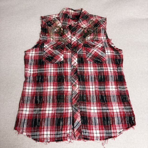 (이체시에눌) 일본 고스 펑크 고딕 레드 체크 금색 레터링 베스트 셔츠 