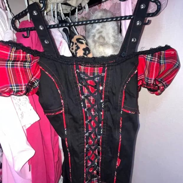 트립뉴요커 tripp nyc 레드 타탄체크 오프숄더 탑 펑크 캐캐체깔