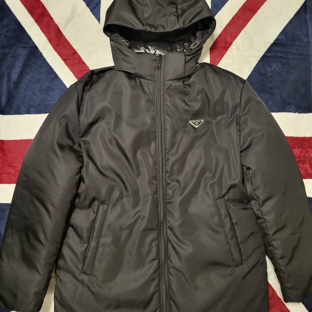 프라다 리나일론 리버시블 패딩 SGC398