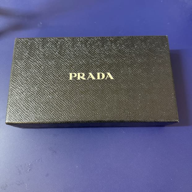 프라다 사피아노 장지갑 (Prada 2MV836)