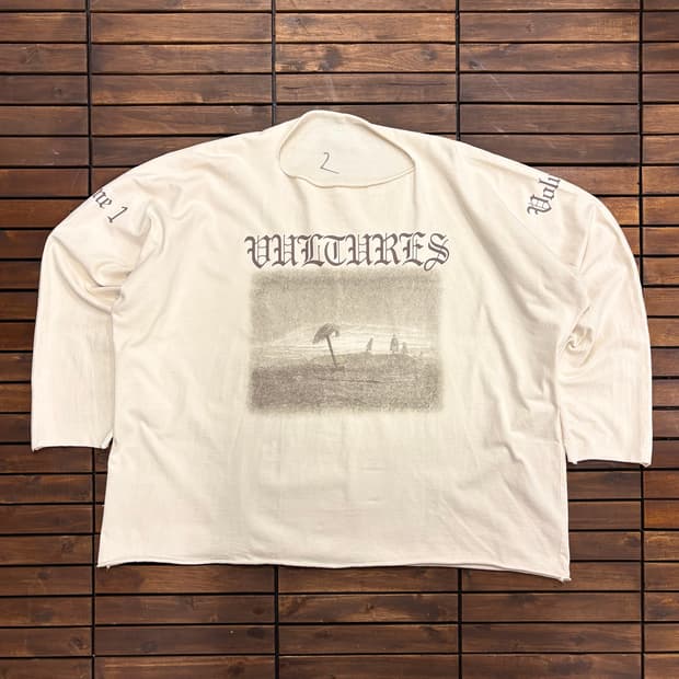 (XL) 칸예웨스트 벌쳐스 롱슬리브 티셔츠