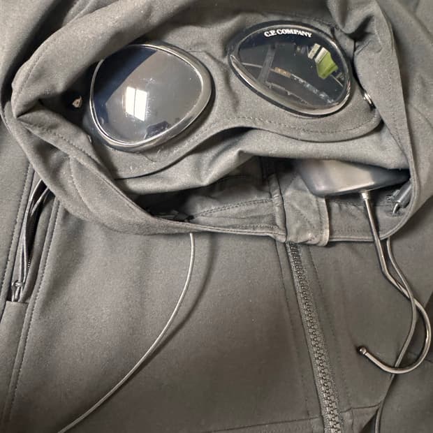 CP. 컴퍼니 쉘-R 고글 자켓 블랙