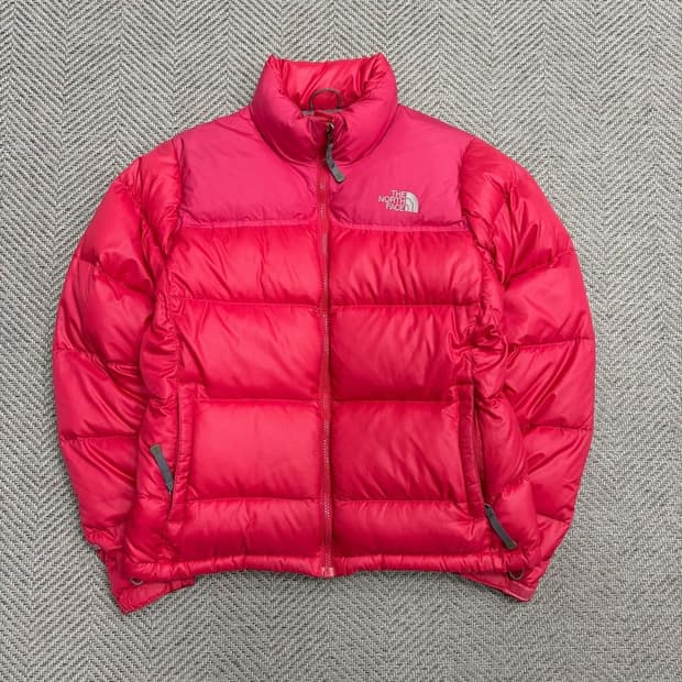 노스페이스 눕시 700 패딩 v1627