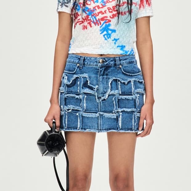 앤더슨벨 JENNY SPRAYED LETTERING T-SHIRT
