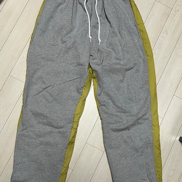 드윕 배색조거팬츠