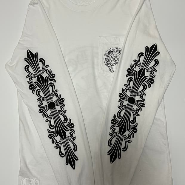 크롬하츠 홀스슈 롱슬리브 화이트 타이페이