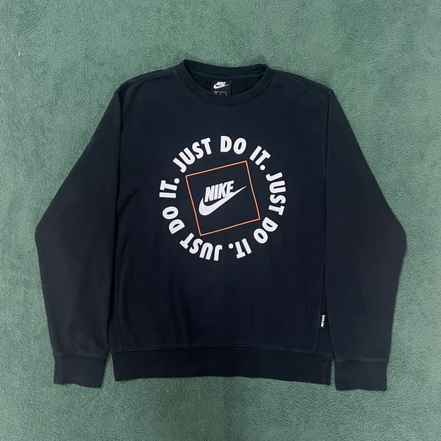 나이키 저스트두잇 맨투맨