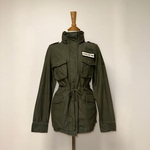 포켓 디테일 카키 와투케 자켓