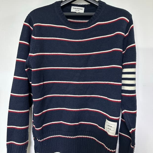 톰브라운 네이비 스트라이프 니트