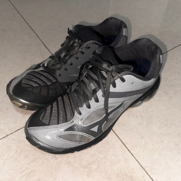 미즈노 Mizuno wave lightning z3 grey