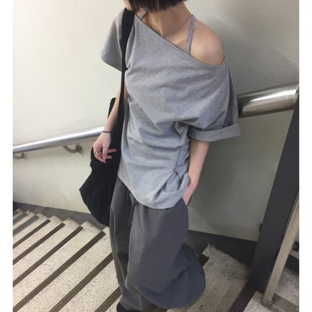 포시아보브 사이드 버튼 숄더 티