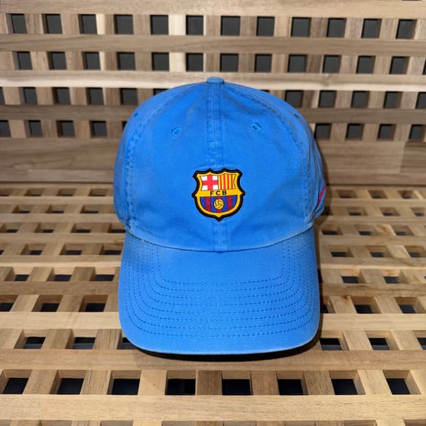 나이키 FC바르셀로나 엠블럼 캡