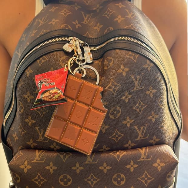 루이비통 초콜릿 바 피겨린 키 홀더 & 백 참