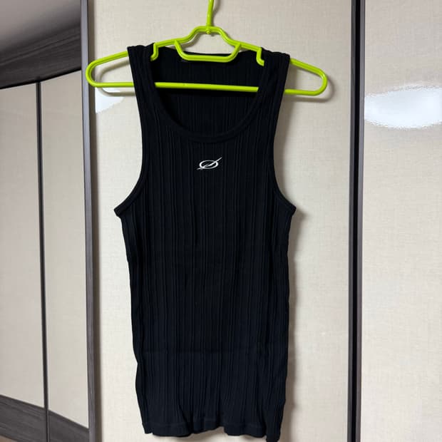 51퍼센트 슬리브리스 나시 블랙 M