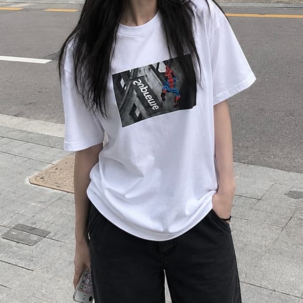Supreme 스파이더맨 티셔츠