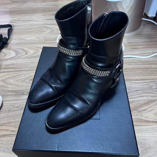 생로랑 하네스 체인 첼시부츠 