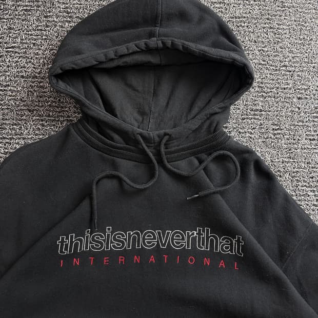 디스이즈네버댓 인터네셔널 로고 후드티 3847