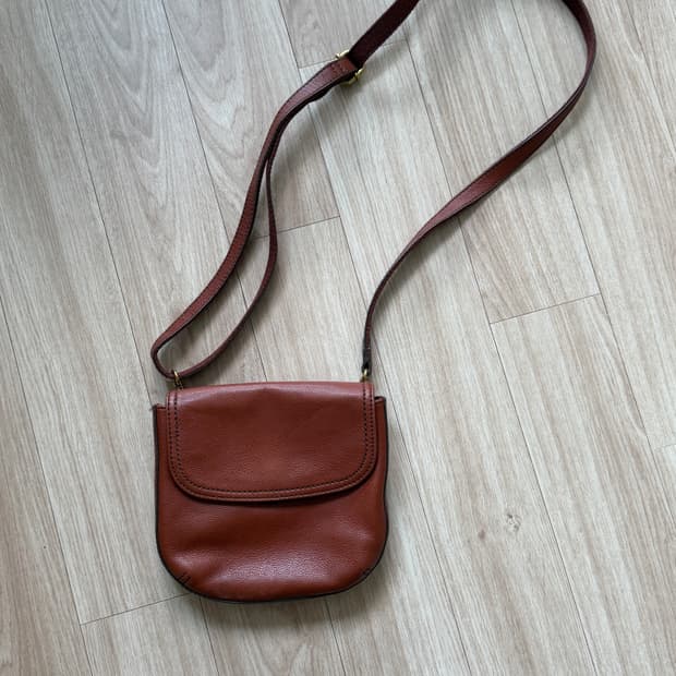 파슬(FOSSIL) 레더 크로스백