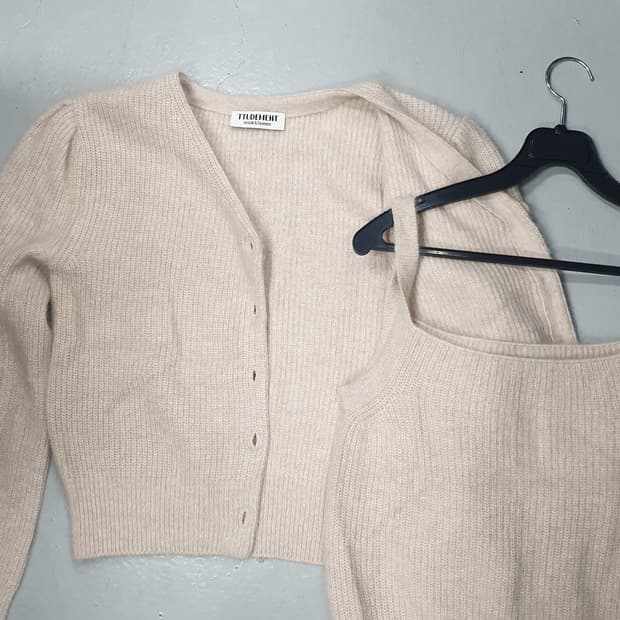 TTUDEMENT 니트 가디건 + 탑 세트 (FREE)