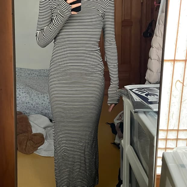 롱슬리브 맥시 드레스