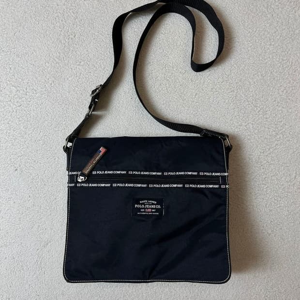 폴로진스 90's 클래식 포코노 크로스백 A1858