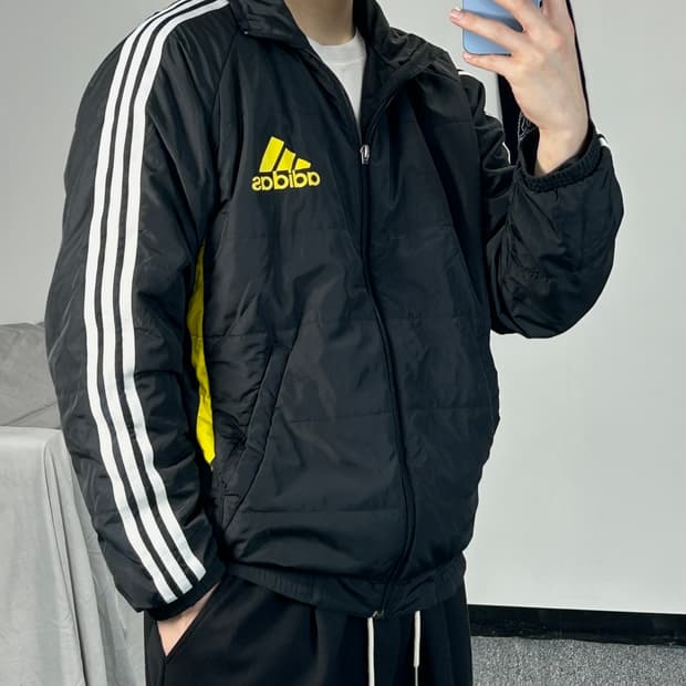 아디다스 옐로우 로고 사이드라인 패딩 점퍼 M 