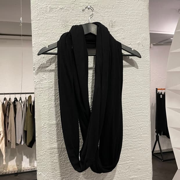 율리우스 드레이핑 머플러