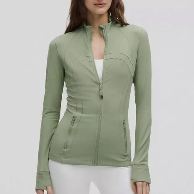 룰루레몬 디파인자켓 말차 8사이즈