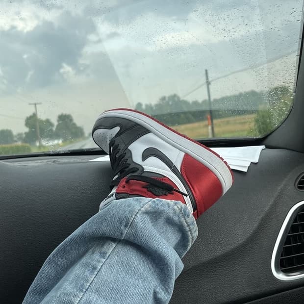 조던 1 레트로 하이 사틴 블랙토 240 급처